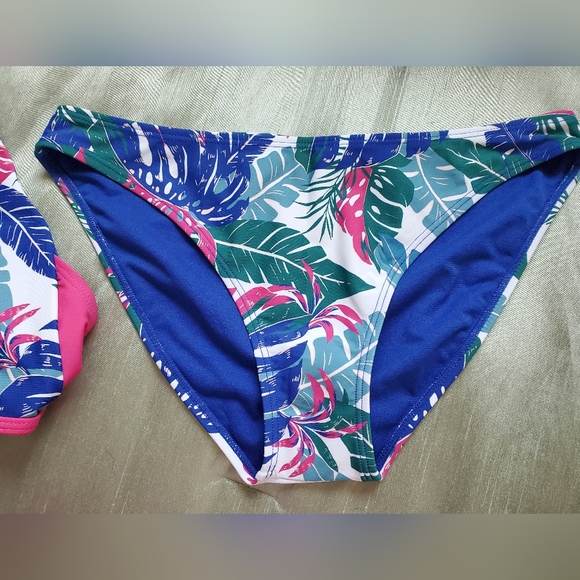 Swimsuit - Picture 3 of 3